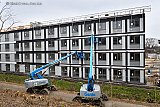 28-03-2025 Breda - Omdat de woningnood in de stad hoog is laat de gemeente  op verschillende plekken in de stad 750 tijdelijke woningen bouwen. Een deel is al in aanbouw. - Fotokrant