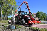 22-04-2026 Breda -  Vanwege de droogte moet de gemeente bomen om ze te laten overleven nu al extra water geven.   - Fotokrant