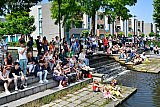 11-06-2022 Breda - Drukte rond het watertheater op winkelcentrum Heksenwiel. - Fotokrant