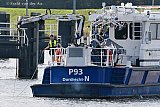 22–10-2019 Oosterhout - Achter de politieboot uit Dordrecht sleepte men onder het water een sonartorpedo mee die de bodem van het kanaal scande. - Fotokrant
