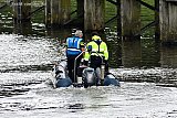 22–10-2019 Oosterhout - Niet ver van de stad Breda is de politie in het Markkanaal bij Oosterhout opzoek naar een vermiste man. - Fotokrant